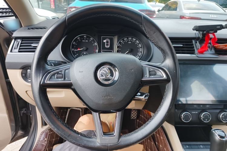 Used Skoda Octavia 2017 1.6L Automatic Smart Drive Edition Steering Wheel