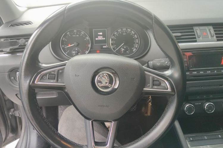 Used Skoda Octavia 2017 1.6L Manual Smart Drive Edition Steering Wheel