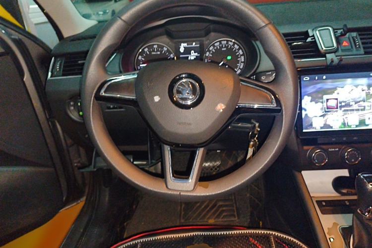Used Skoda Octavia 2017 1.6L Automatic Chuanxing Edition Steering Wheel