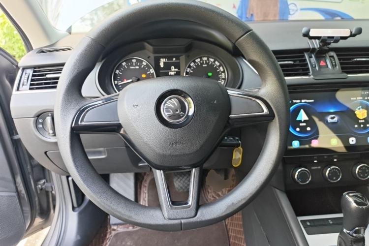 Used Skoda Octavia 2017 1.6L Automatic Chuanxing Edition Steering Wheel