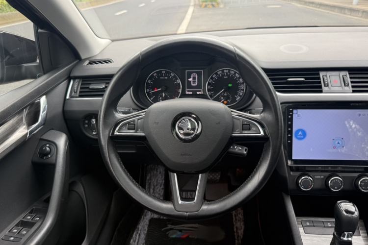 Used Skoda Octavia 2017 1.6L Automatic Smart Drive Edition Steering Wheel