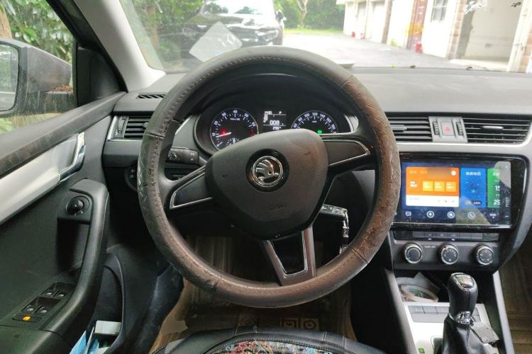 Used Skoda Octavia 2017 1.6L Automatic Chuanxing Edition Steering Wheel