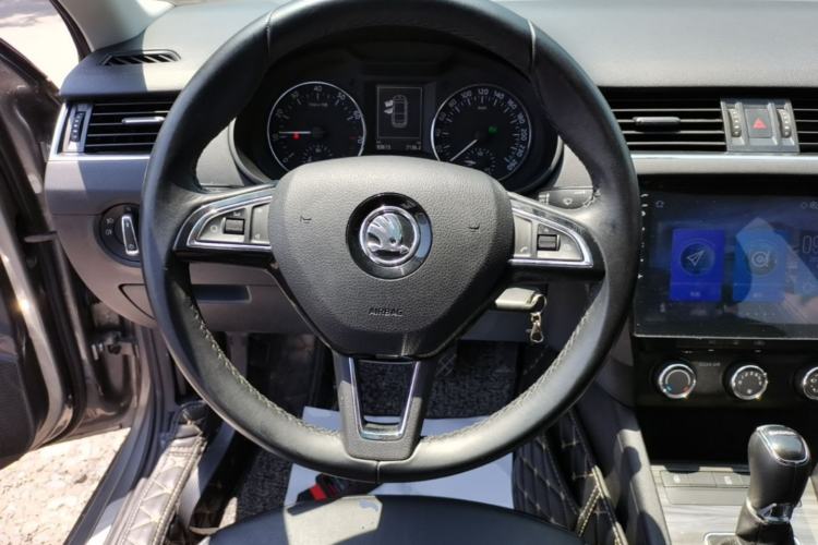 Used Skoda Octavia 2017 1.6L Automatic Smart Drive Edition Steering Wheel