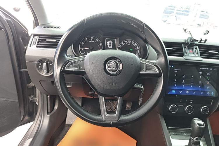 Used Skoda Octavia 2017 1.6L Automatic Smart Drive Edition Steering Wheel