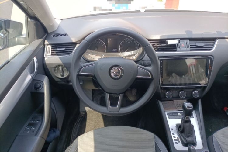 Used Skoda Octavia 2017 1.6L Automatic Chuanxing Edition Steering Wheel