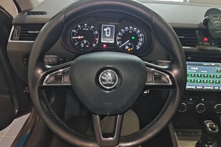 Used Skoda Octavia 2017 1.6L Automatic Smart Drive Edition Steering Wheel