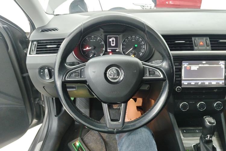 Used Skoda Octavia 2017 1.6L Automatic Smart Drive Edition Steering Wheel