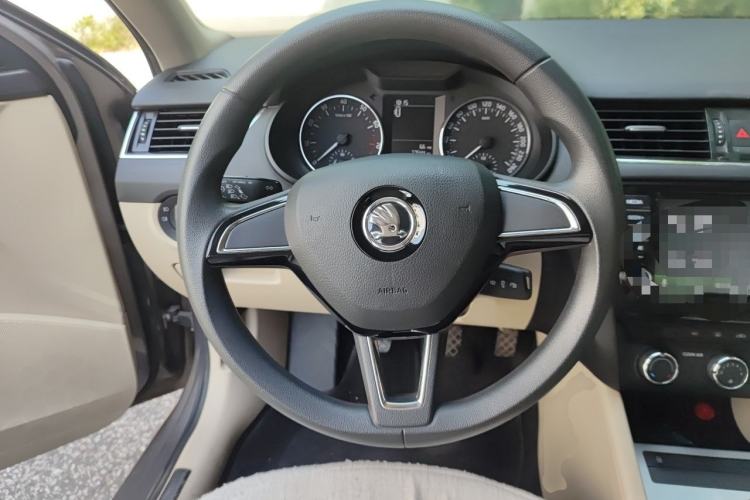 Used Skoda Octavia 2017 1.6L Manual Trend Edition Steering Wheel