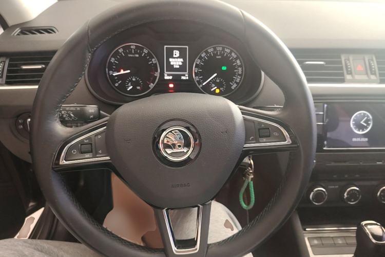 Used Skoda Octavia 2017 1.6L Automatic Smart Drive Edition Steering Wheel