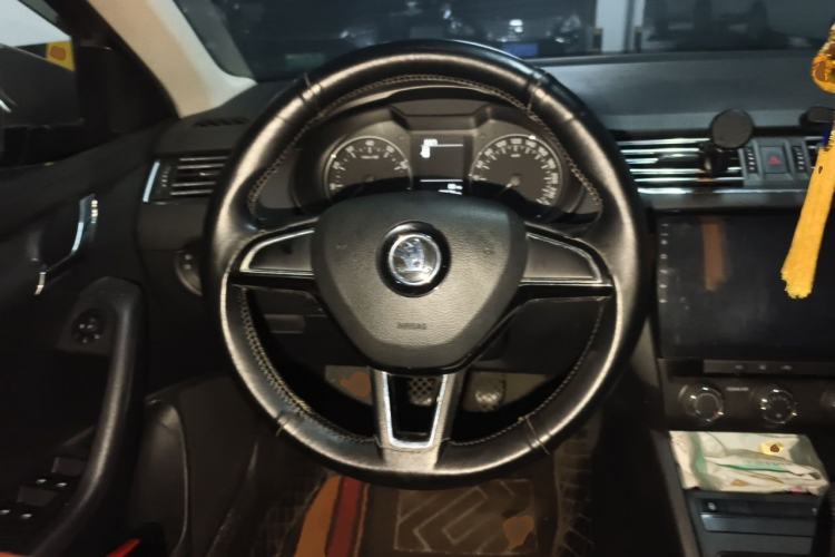 Used Skoda Octavia 2017 Classic Model 1.6L Manual Comfort Edition Steering Wheel