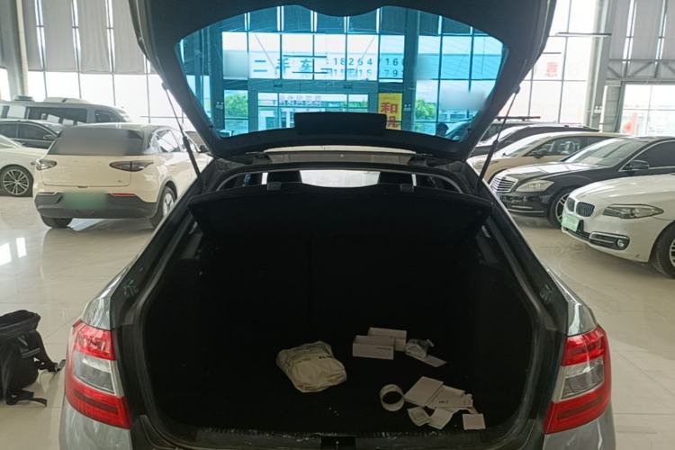 Used Skoda Octavia 2017 Classic Model 1.6L Automatic Comfort Edition Trunk