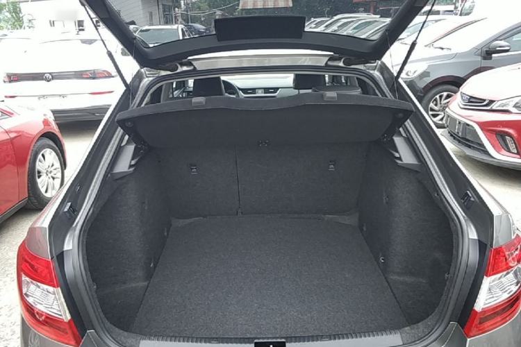 Used Skoda Octavia 2017 1.6L Automatic Chuanxing Edition Trunk