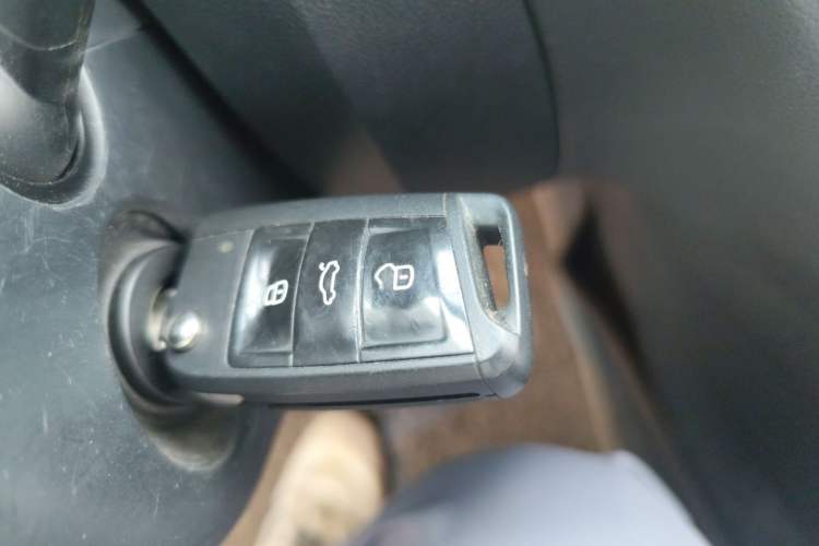 Used Skoda Octavia 2017 1.6L Automatic Smart Drive Edition Vehicle Key