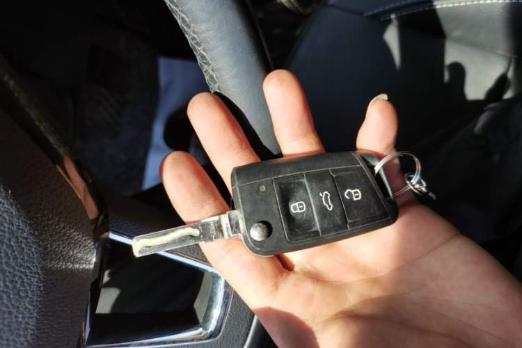 Used Skoda Octavia 2017 1.6L Automatic Smart Drive Edition Vehicle Key
