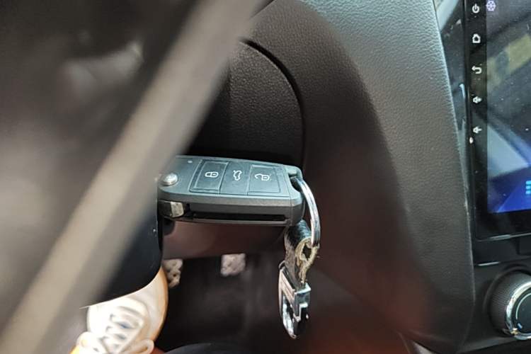 Used Skoda Octavia 2017 1.6L Automatic Smart Drive Edition Vehicle Key