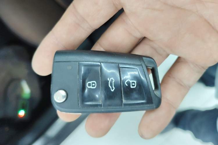 Used Skoda Octavia 2017 1.6L Automatic Smart Drive Edition Vehicle Key