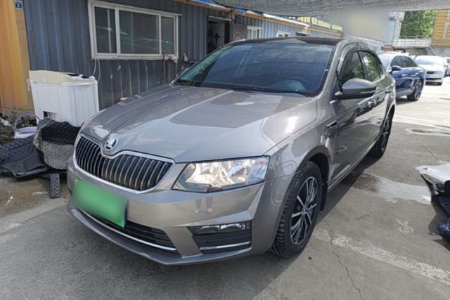 Used Skoda Octavia 2017 1.6L Automatic Smart Drive Edition