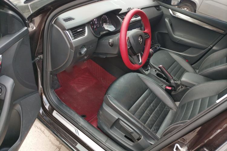Used Skoda Octavia 2017 1.6L Manual Smart Drive Edition Driver Seat