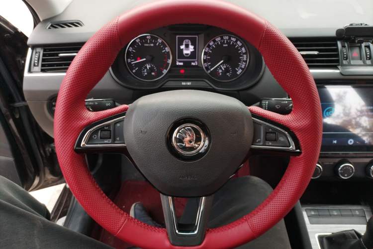 Used Skoda Octavia 2017 1.6L Manual Smart Drive Edition Steering Wheel