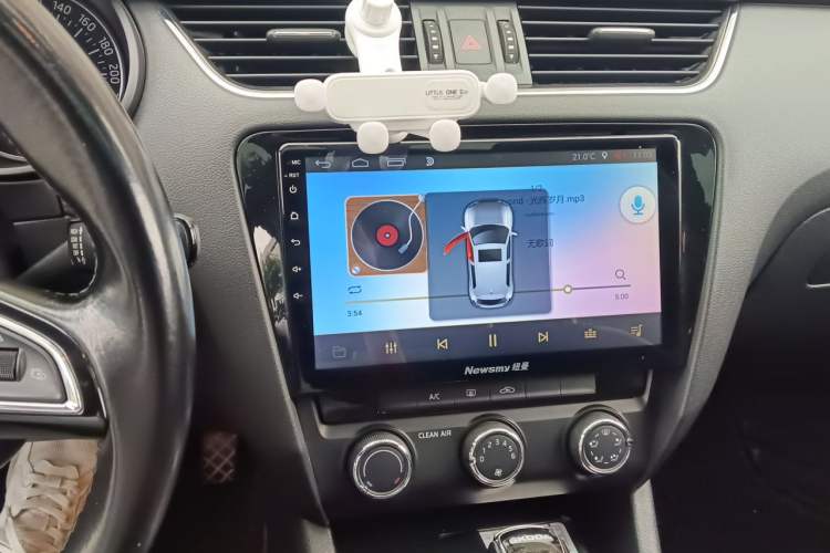 Used Skoda Octavia 2017 1.6L Automatic Smart Drive Edition Audio And AC Panel