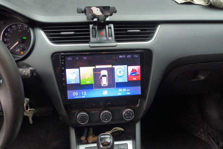 Used Skoda Octavia 2017 1.6L Automatic Chuanxing Edition Audio And AC Panel