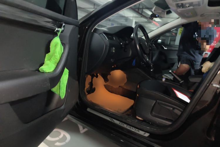 Used Skoda Octavia 2017 1.6L Automatic Smart Drive Edition Driver Seat