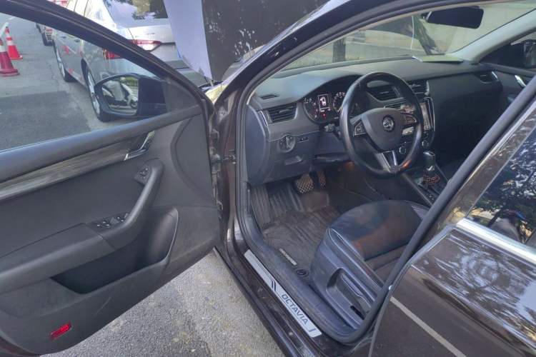 Used Skoda Octavia 2017 1.6L Automatic Chuanxing Edition Driver Seat