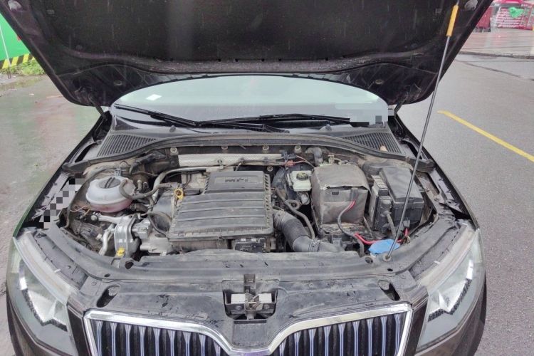 Used Skoda Octavia 2017 1.6L Manual Smart Drive Edition Engine Bay