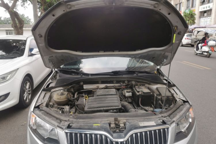 Used Skoda Octavia 2017 1.6L Automatic Smart Drive Edition Engine Bay