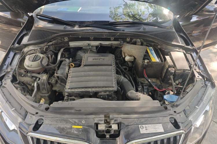 Used Skoda Octavia 2017 1.6L Automatic Chuanxing Edition Engine Bay