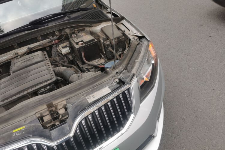 Used Skoda Octavia 2017 1.6L Automatic Smart Drive Edition Engine Bay Left