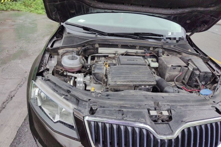 Used Skoda Octavia 2017 1.6L Manual Smart Drive Edition Engine Bay Right