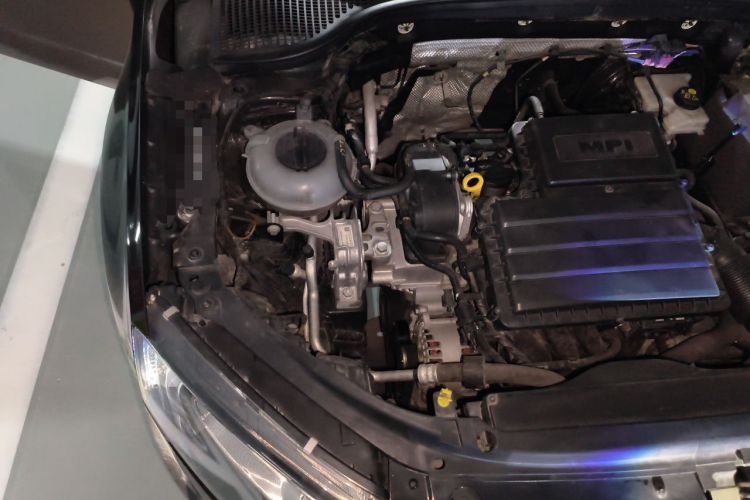 Used Skoda Octavia 2017 1.6L Automatic Smart Drive Edition Engine Bay Right