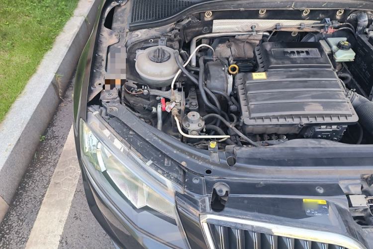 Used Skoda Octavia 2017 1.6L Manual Smart Drive Edition Engine Bay Right