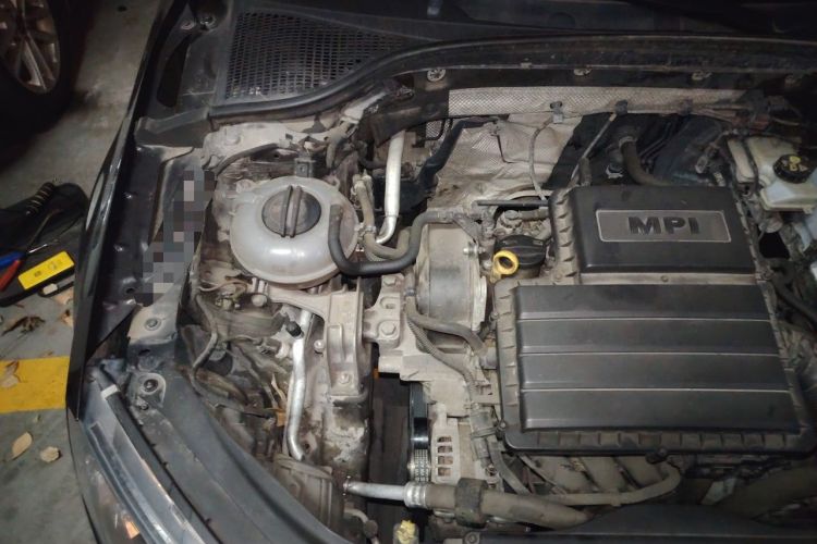Used Skoda Octavia 2017 1.6L Automatic Smart Drive Edition Engine Bay Right