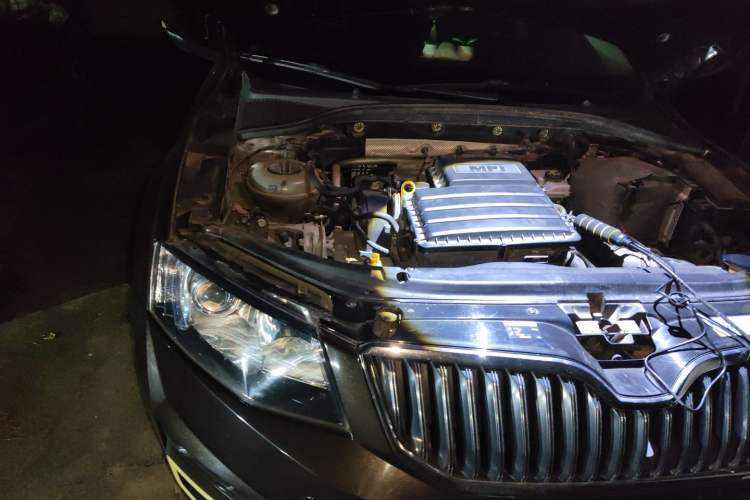 Used Skoda Octavia 2017 1.6L Manual Smart Drive Edition Engine Bay Right