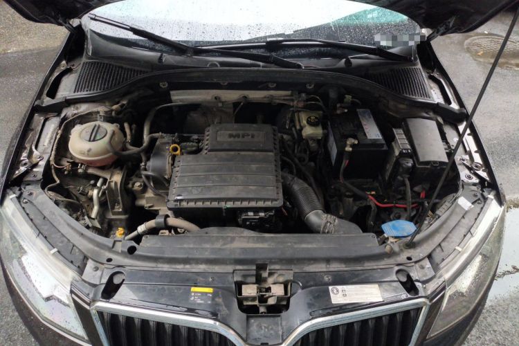Used Skoda Octavia 2017 1.6L Automatic Chuanxing Edition Engine Bay