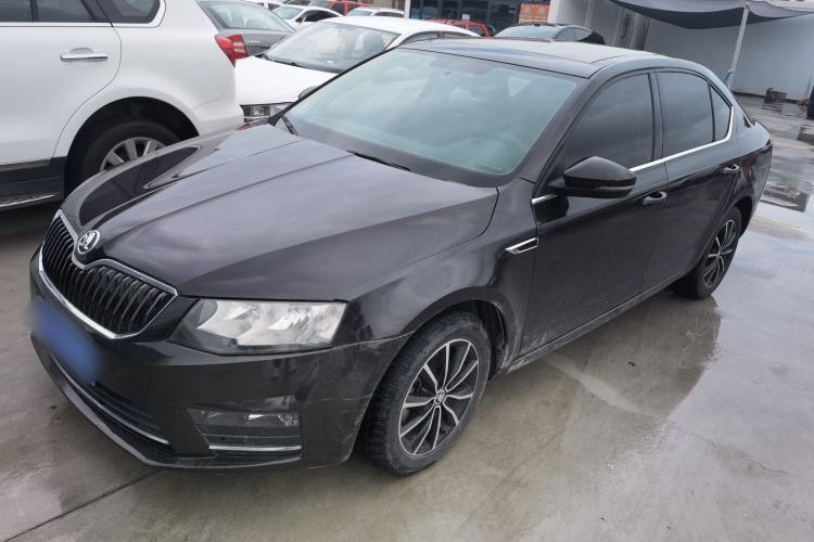Used Skoda Octavia 2017 1.6L Automatic Smart Drive Edition Exterior 4