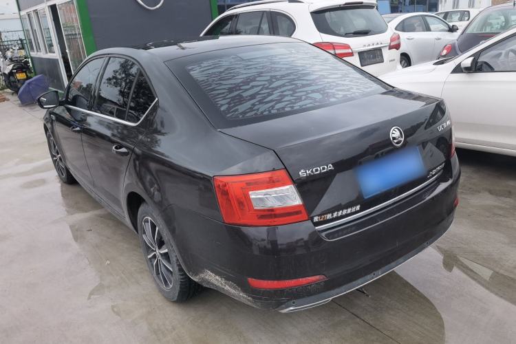 Used Skoda Octavia 2017 1.6L Automatic Smart Drive Edition Exterior 6