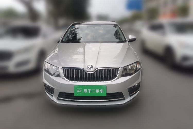 Used Skoda Octavia 2017 1.6L Automatic Smart Drive Edition Front