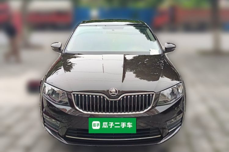 Used Skoda Octavia 2017 1.6L Automatic Smart Drive Edition Front