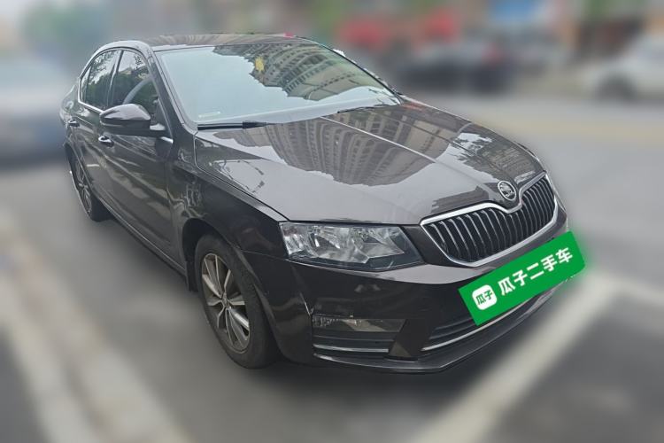 Used Skoda Octavia 2017 Classic Model 1.6L Automatic Comfort Edition Front Right 45 Deg