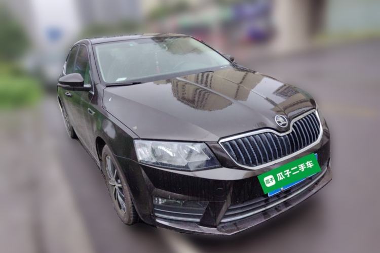 Used Skoda Octavia 2017 1.6L Manual Smart Drive Edition Front Right 45 Deg