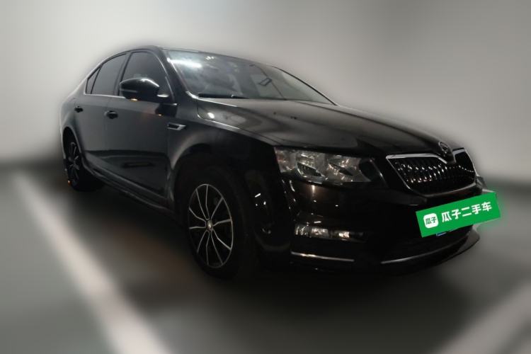 Used Skoda Octavia 2017 1.6L Automatic Smart Drive Edition Front Right 45 Deg