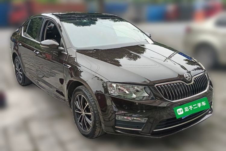 Used Skoda Octavia 2017 1.6L Automatic Smart Drive Edition Front Right 45 Deg