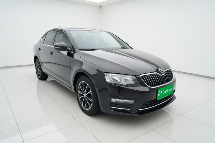 Used Skoda Octavia 2017 1.6L Manual Smart Drive Edition Front Right 45 Deg
