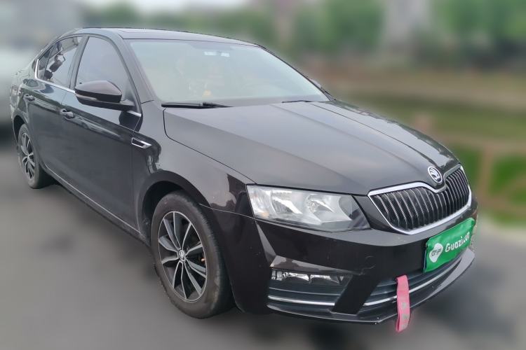 Used Skoda Octavia 2017 1.6L Manual Smart Drive Edition Front Right 45 Deg