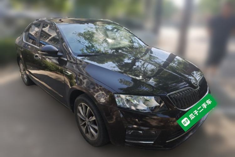 Used Skoda Octavia 2017 1.6L Automatic Chuanxing Edition Front Right 45 Deg