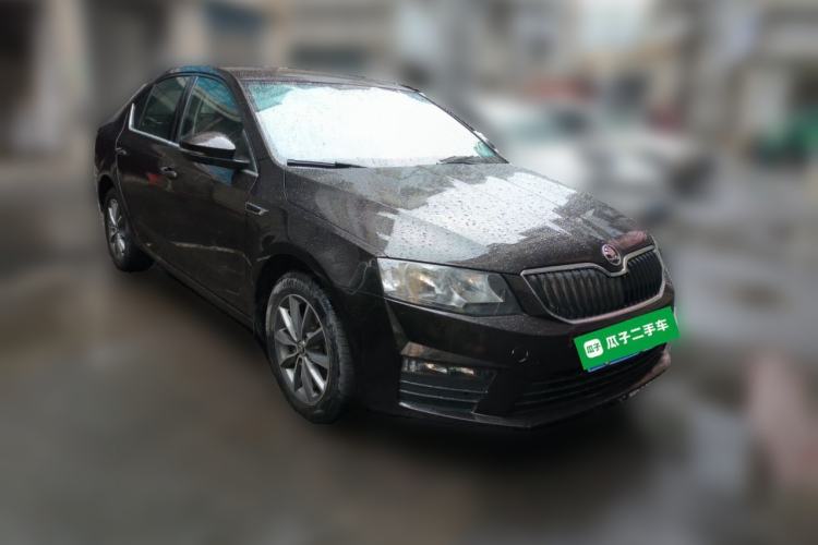 Used Skoda Octavia 2017 1.6L Automatic Chuanxing Edition Front Right 45 Deg