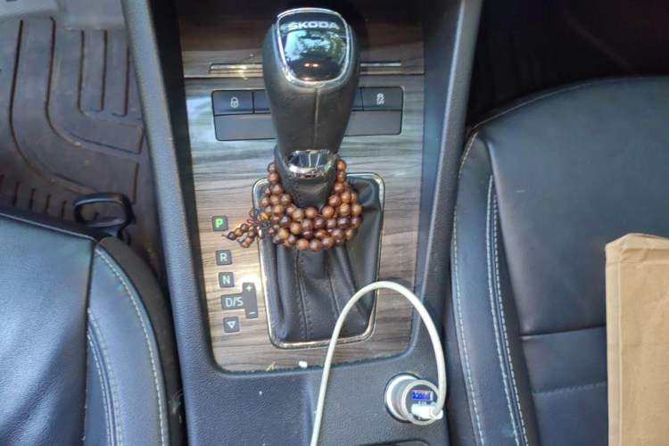 Used Skoda Octavia 2017 1.6L Automatic Chuanxing Edition Gear Lever